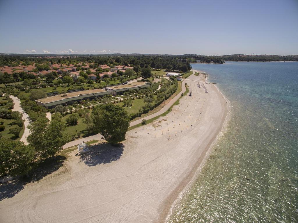 Lux Camp - Mobile Homes In Bi Village Fažana Εξωτερικό φωτογραφία