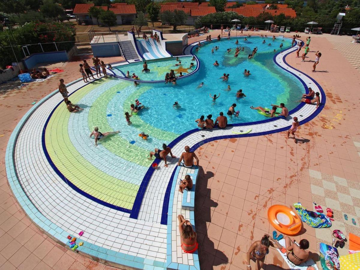 Lux Camp - Mobile Homes In Bi Village Fažana Εξωτερικό φωτογραφία