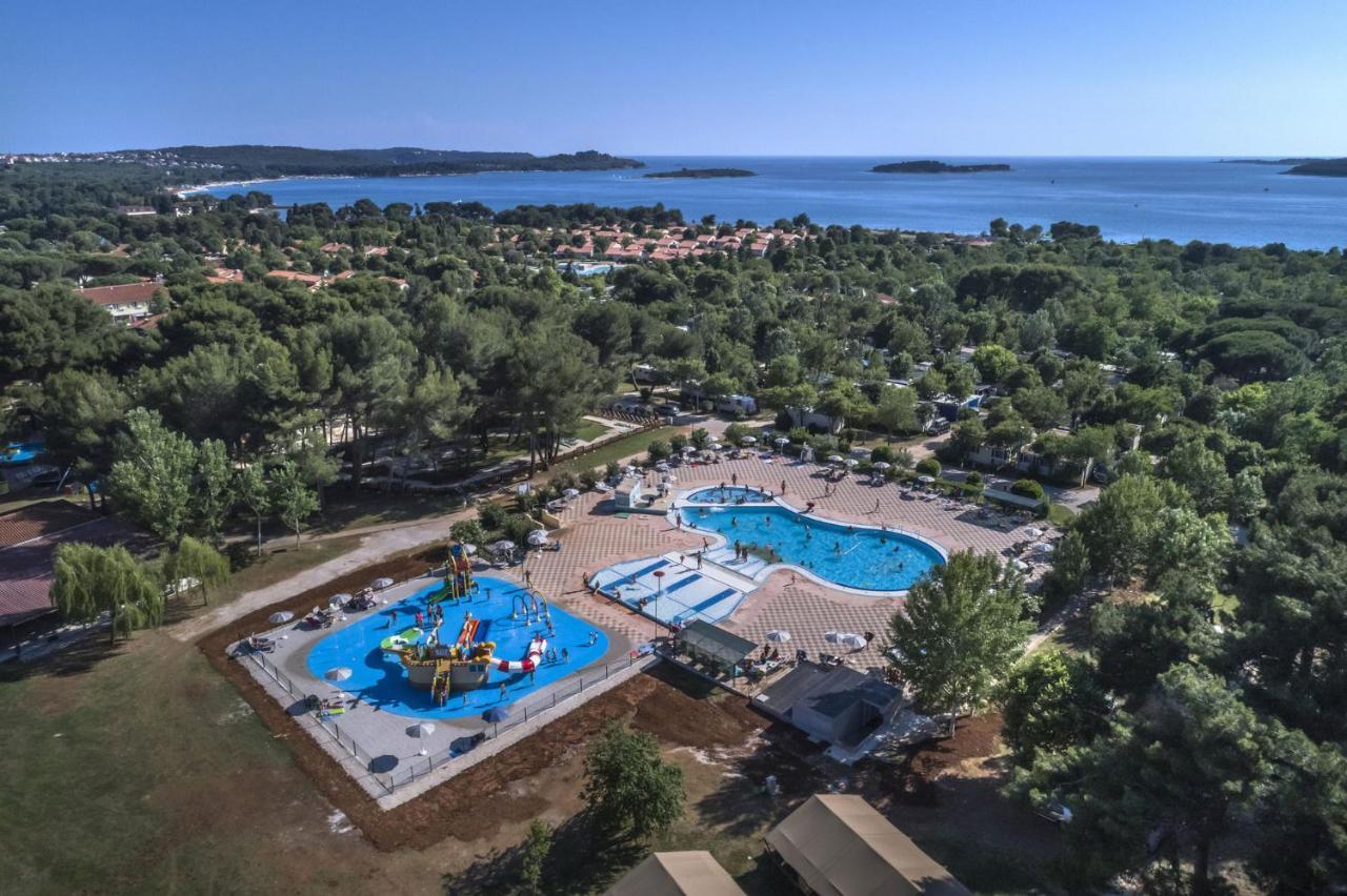 Lux Camp - Mobile Homes In Bi Village Fažana Εξωτερικό φωτογραφία