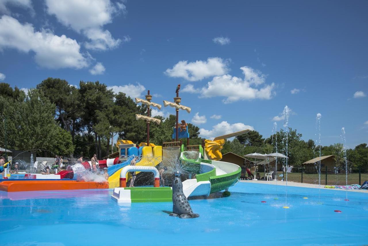 Lux Camp - Mobile Homes In Bi Village Fažana Εξωτερικό φωτογραφία
