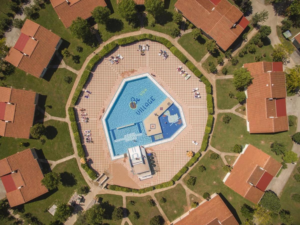 Lux Camp - Mobile Homes In Bi Village Fažana Εξωτερικό φωτογραφία
