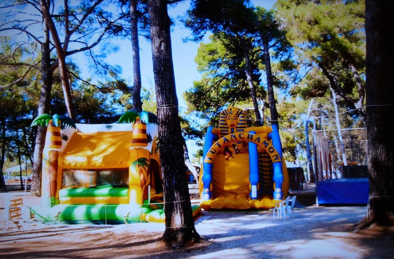 Lux Camp - Mobile Homes In Bi Village Fažana Εξωτερικό φωτογραφία